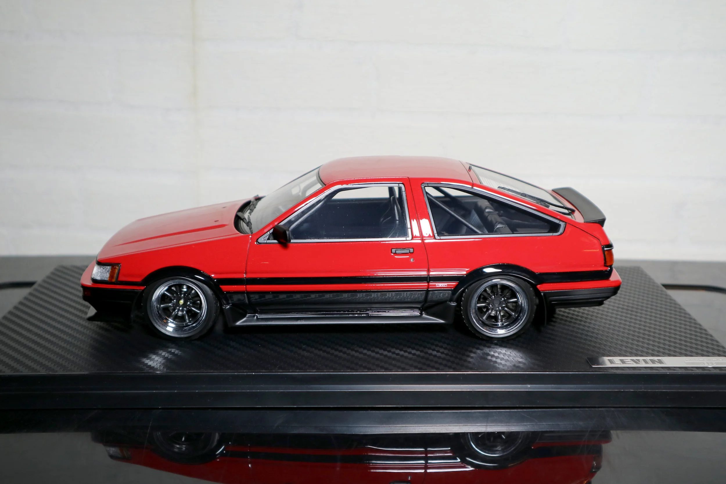 ignition model AE86 LEVIN 1/43か1/18 SUPER RARE* Ignition Model 1/18 Toyota Corolla Levin 2Door